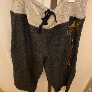 DISNEY PARKS MINNIE TERRY CAPRI PANTS SIZE XL DRAW STRING CLOSURE NWT